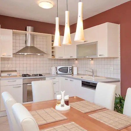 Deluxe Apartment *